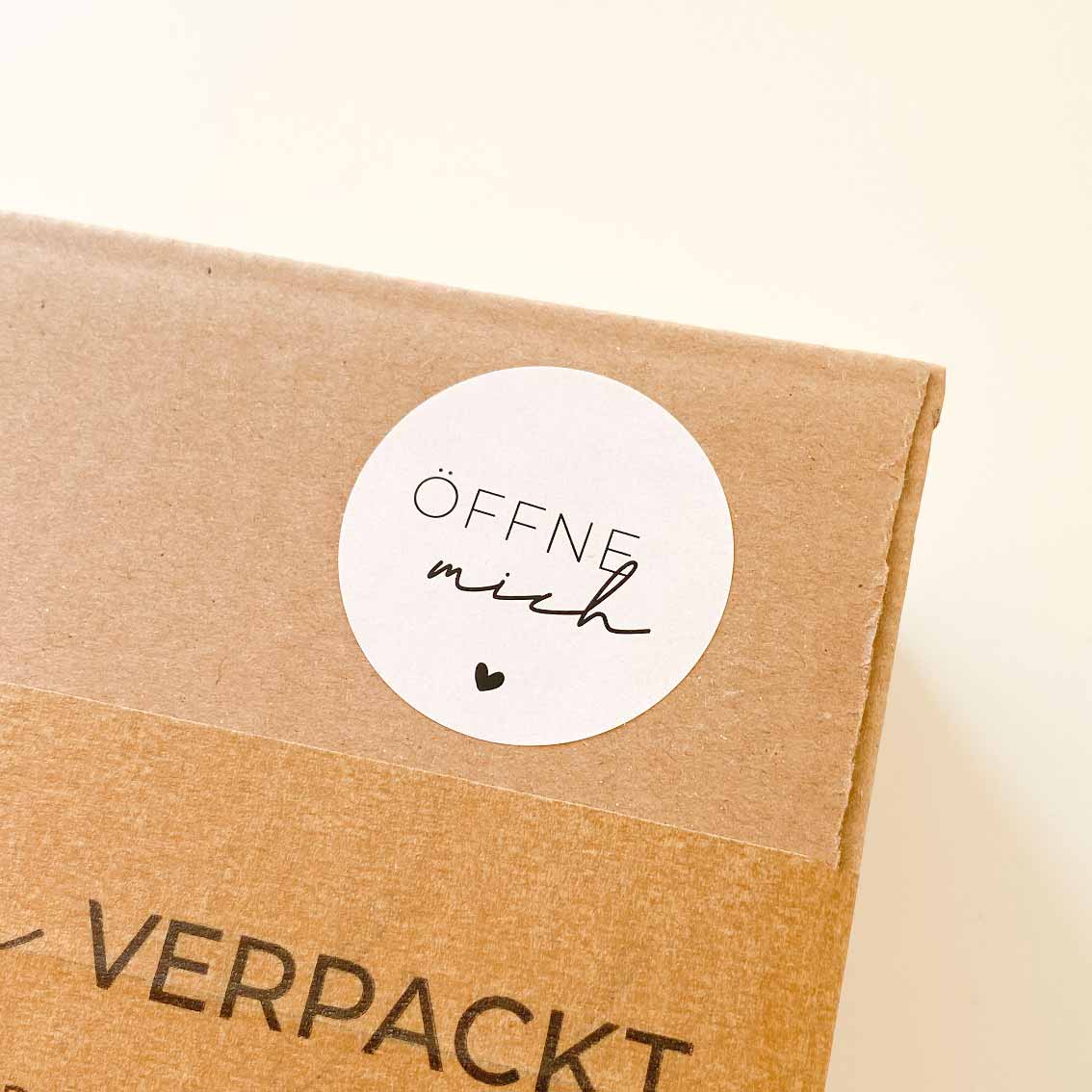 Aufkleber "Öffne mich" weiß 4 cm rund packsome